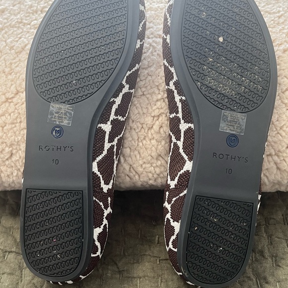 Rothy’s Brown Giraffe Print Round Toe Flats - Picture 8 of 9